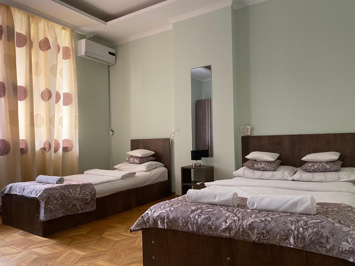 Aloft House Hotel Kutaisi Bagian luar foto