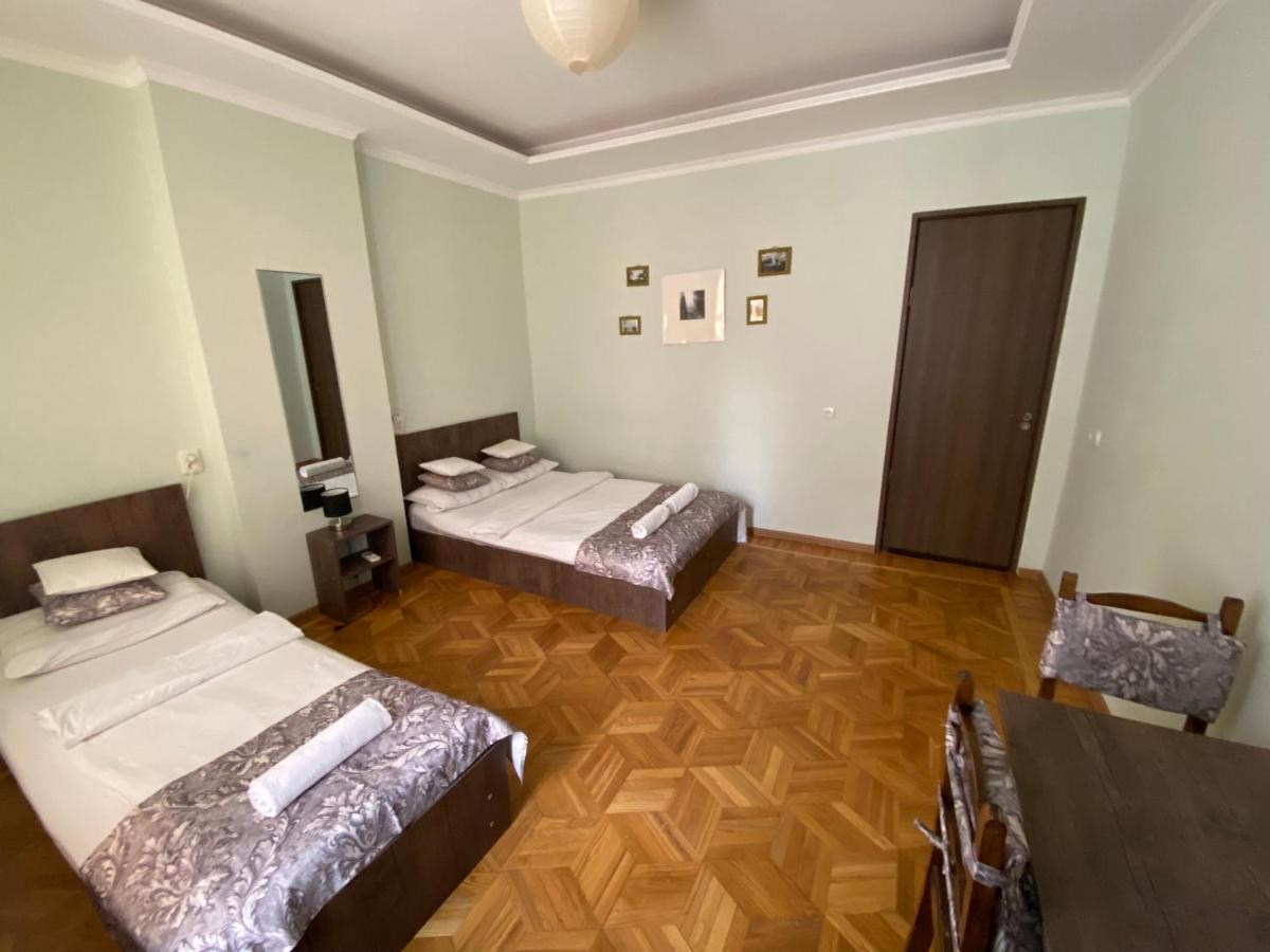 Aloft House Hotel Kutaisi Bagian luar foto