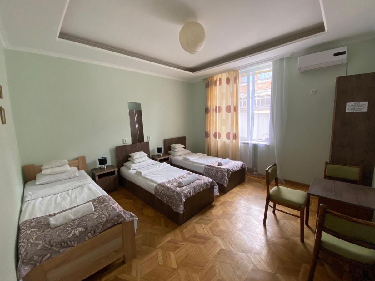 Aloft House Hotel Kutaisi Bagian luar foto