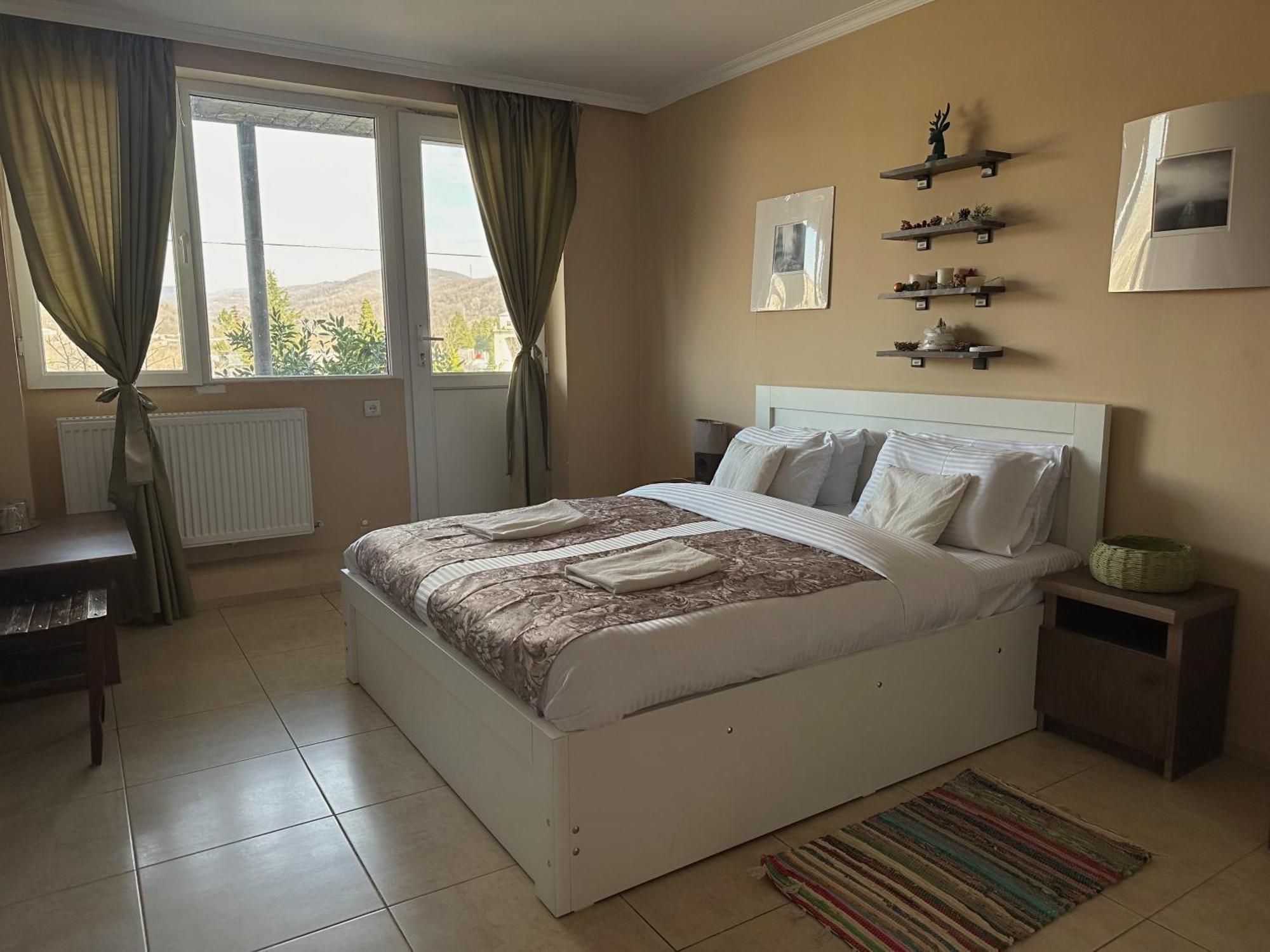 Aloft House Hotel Kutaisi Bagian luar foto