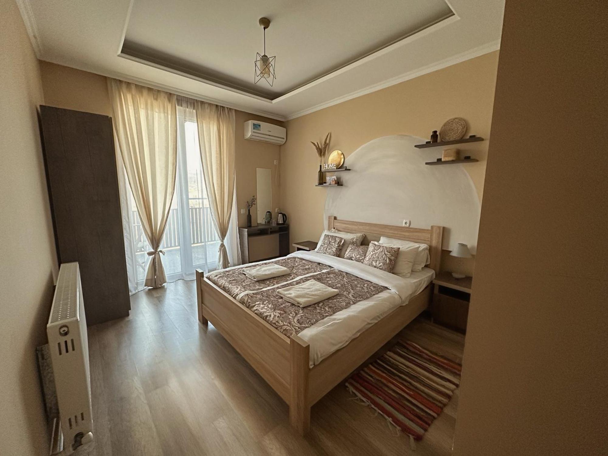 Aloft House Hotel Kutaisi Bagian luar foto