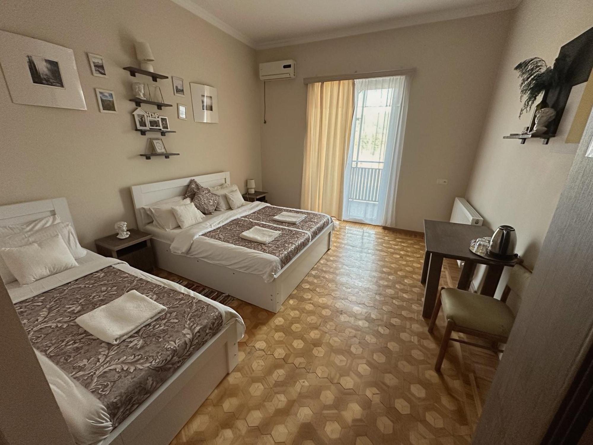 Aloft House Hotel Kutaisi Bagian luar foto