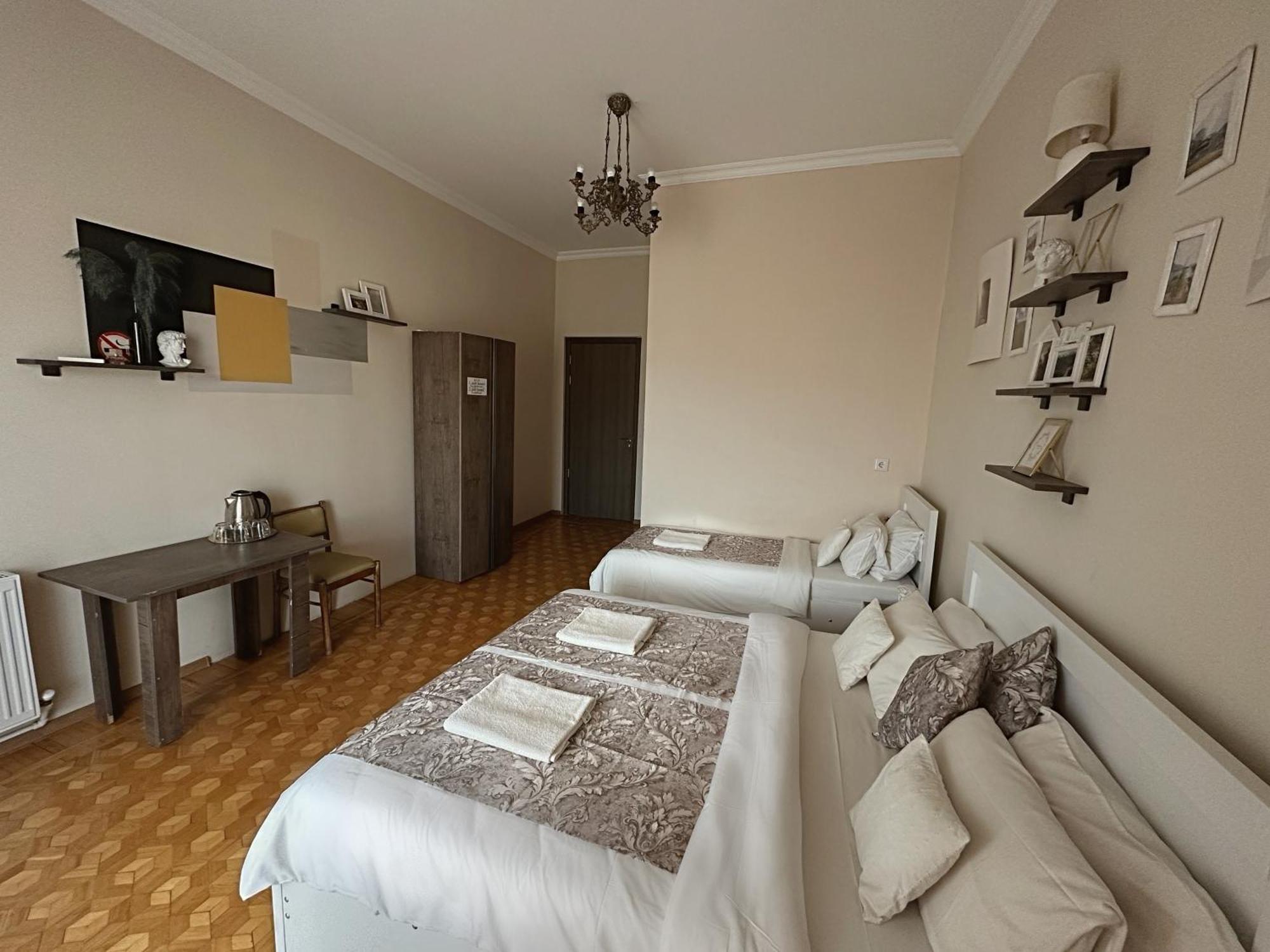 Aloft House Hotel Kutaisi Bagian luar foto
